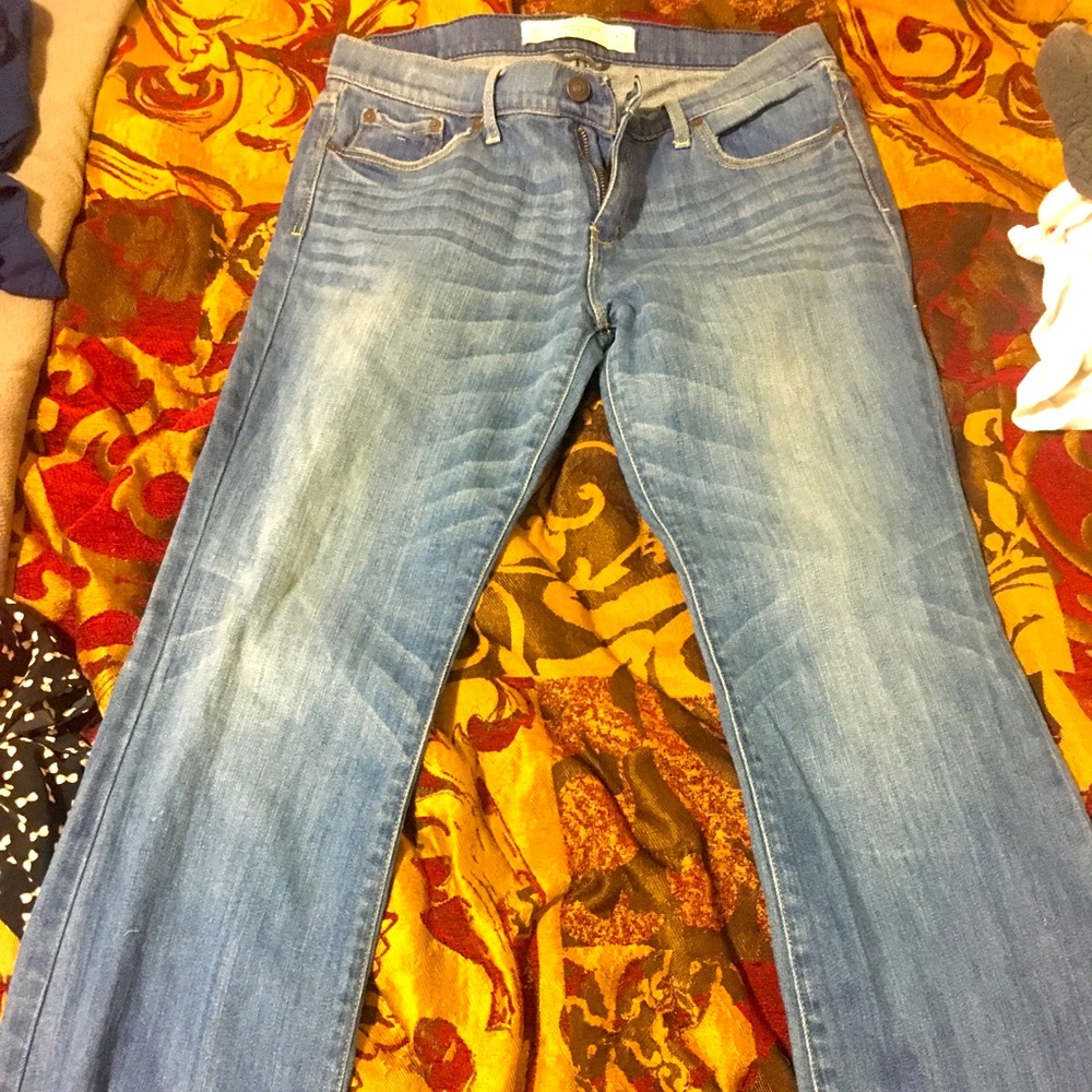 Abercrombie & Fitch Flare Jeans. Size 6s (28x31) Perfect Stretch